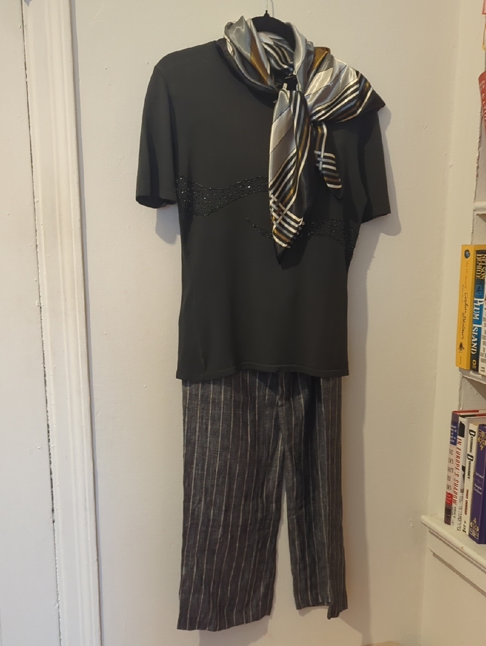 Elegant Grey Outfit -Top And Pants With Free Scarf Size S